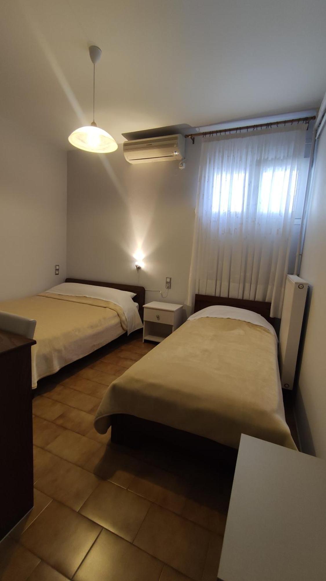 Eleni'S Rooms Ioannina Exterior photo