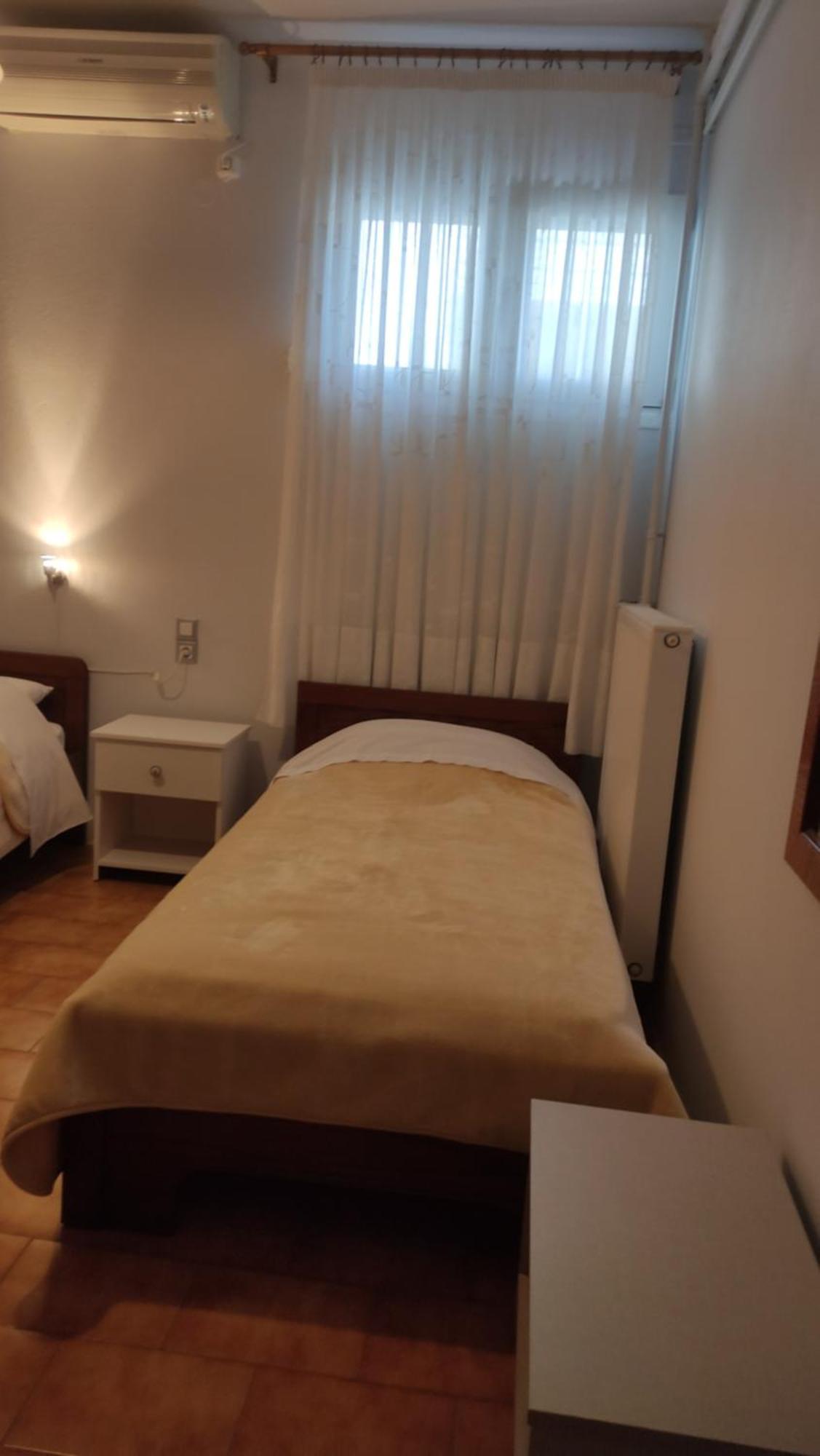Eleni'S Rooms Ioannina Exterior photo
